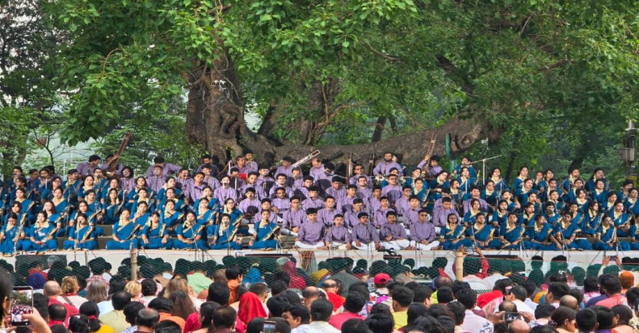 রমনার বটমূলে ছায়ানটের বর্ষবরণ অনুষ্ঠান শুরু