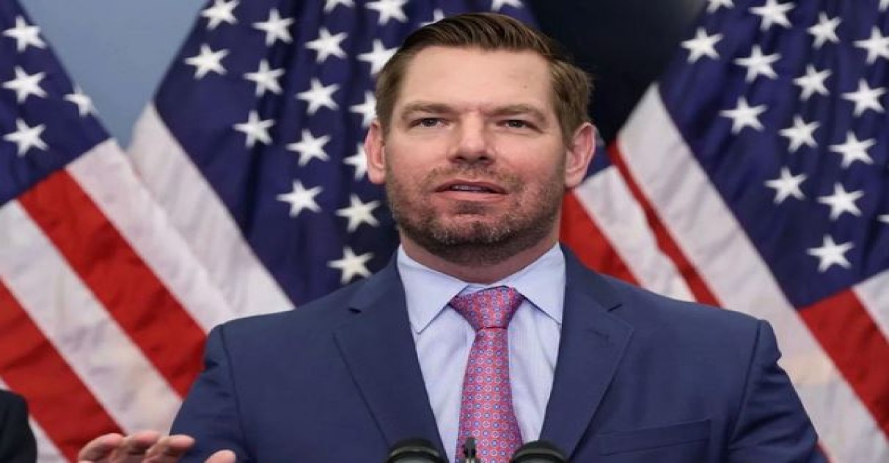 যুক্তরাষ্ট্রের ক্যালিফোর্নিয়ায়   যৌন নিপীড়নের অভিযোগে কংগ্রেসম‍্যন সুয়ালওয়েলের পদত্যাগ