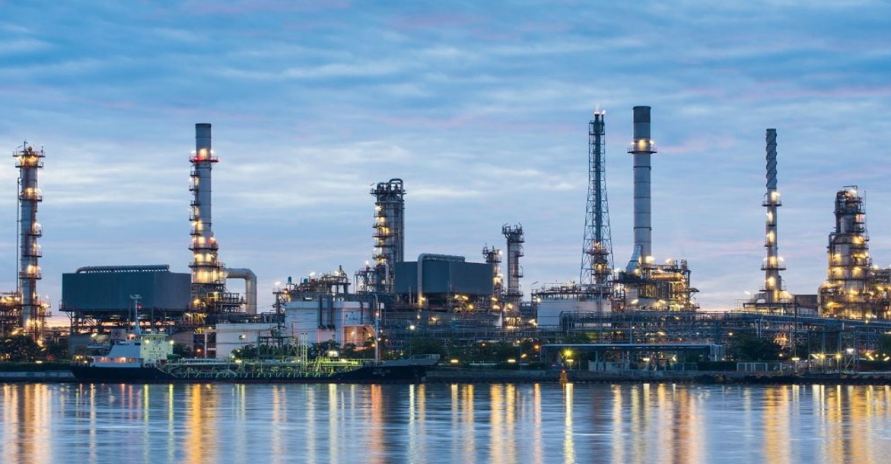 ইরানের তেল কেনায় চীনের ওপর নিষেধাজ্ঞা দিল যুক্তরাষ্ট্র