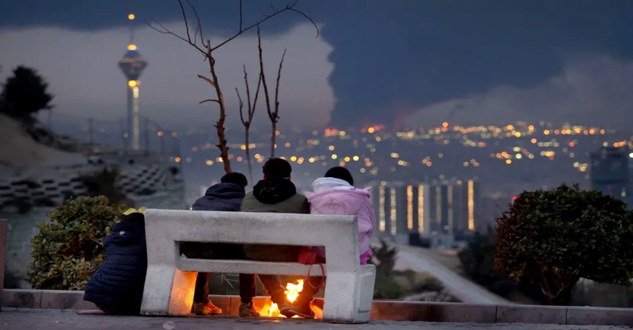 মুহুর্মুহু হামলার মাঝেও যেমন কাটছে ইরানিদের জীবন