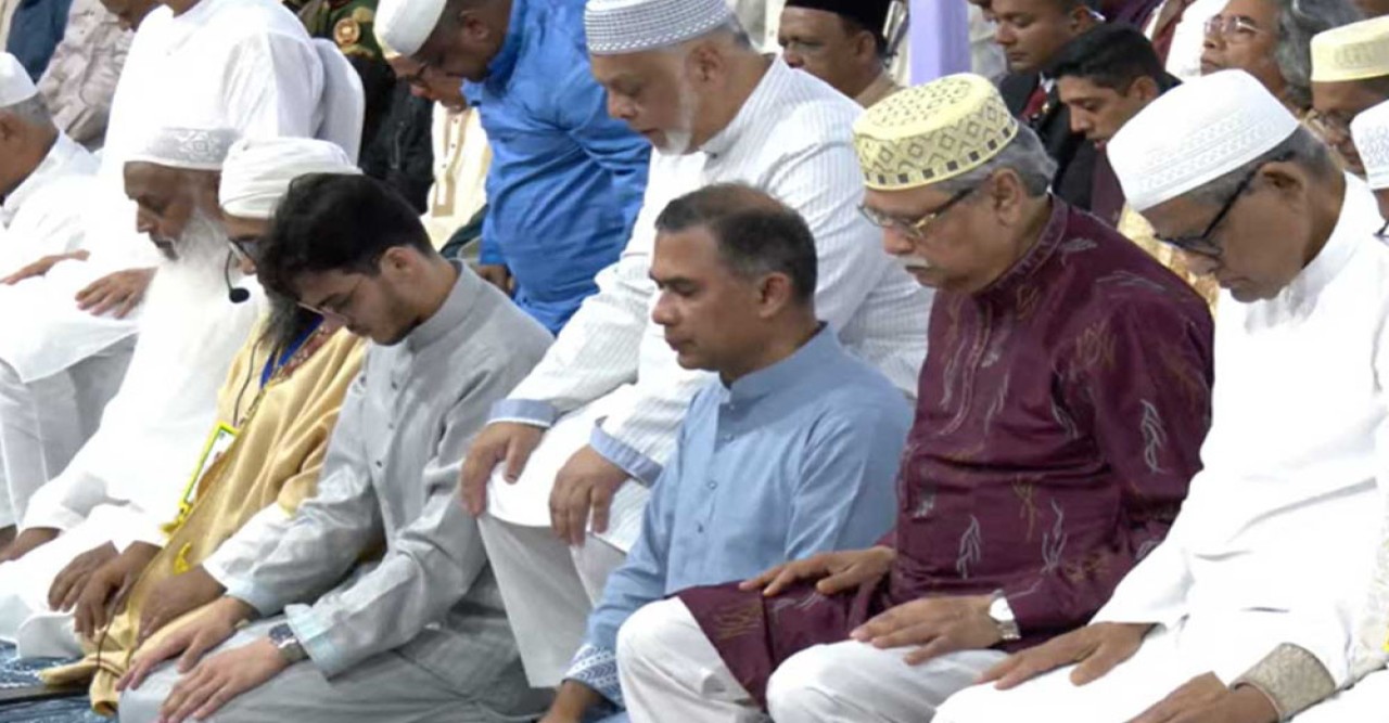 একসঙ্গে ঈদের নামাজ আদায় করলেন রাষ্ট্রপতি ও প্রধানমন্ত্রী