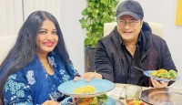 নিউইয়র্কে প্রিয় বন্ধু ফেরদৌস কে রান্না করে খাওয়ালেন মৌসুমী