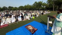নিউইয়র্কে নর্থ ব্রঙ্কস ইসলামিক সেন্টার অ্যান্ড জামে মসজিদের উদ্যোগে খোলা মাঠে ঈদুল আযহার বিশাল জামায়াত অনুষ্ঠিত