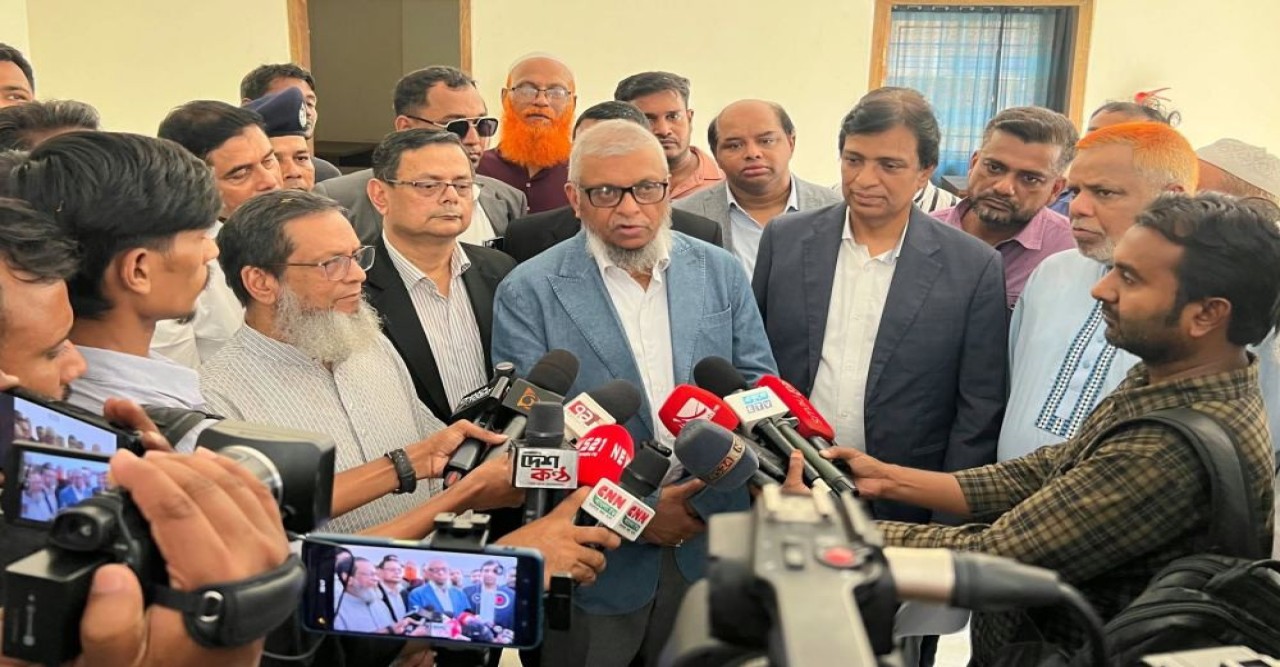 বিমানবন্দরে প্রবাসীরা হয়রানির শিকার হলে ই-মেইলে জানাতে বললেন মন্ত্রী