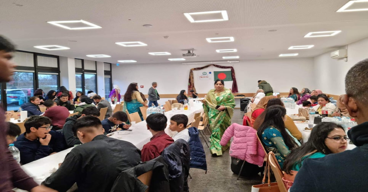 জার্মানির ফ্রাঙ্কফুর্টে প্রবাসীদের পিঠা উৎসব