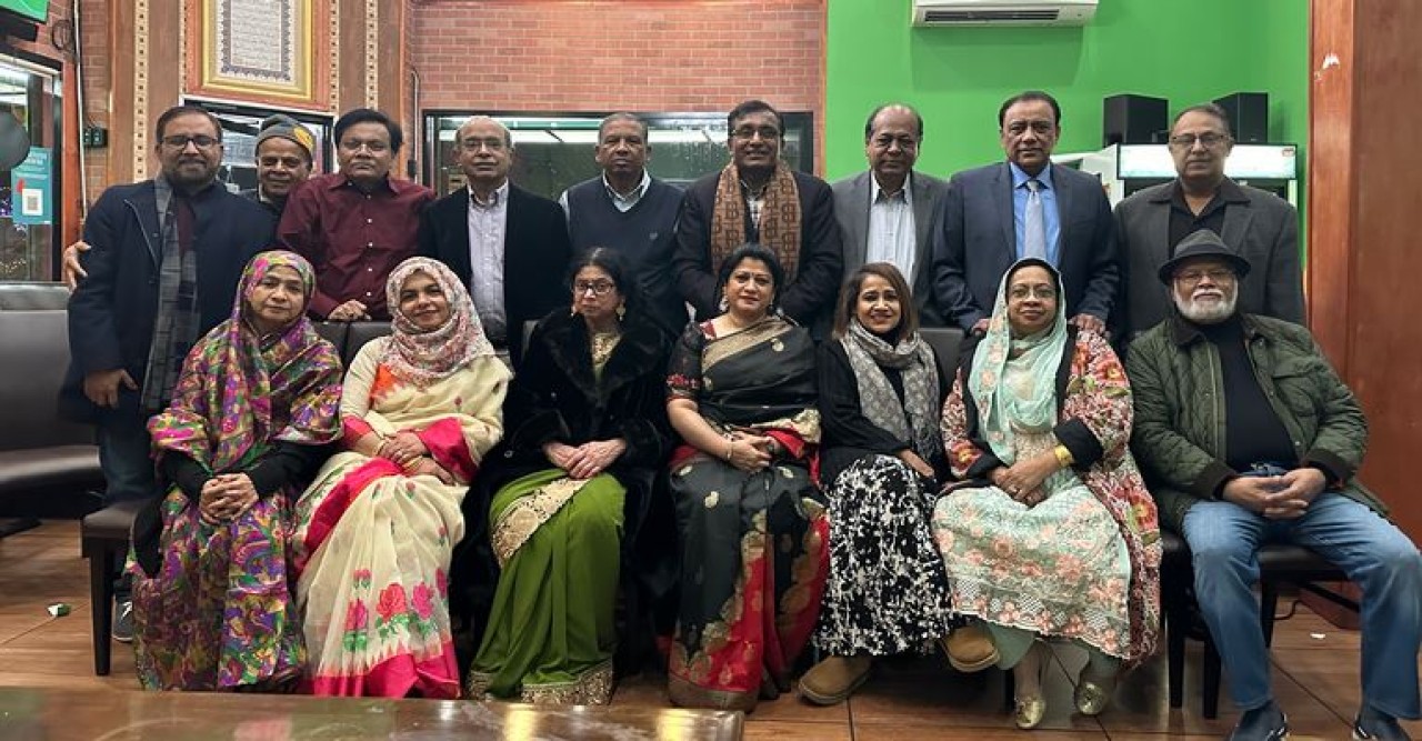 নিউইয়র্কে বাংলাদেশ সোসাইটির ১৯৯৭-৯৮ কমিটির মিলন মেলায় সৌহার্দ্য-সম্প্রীতির বিরল দৃষ্টান্ত