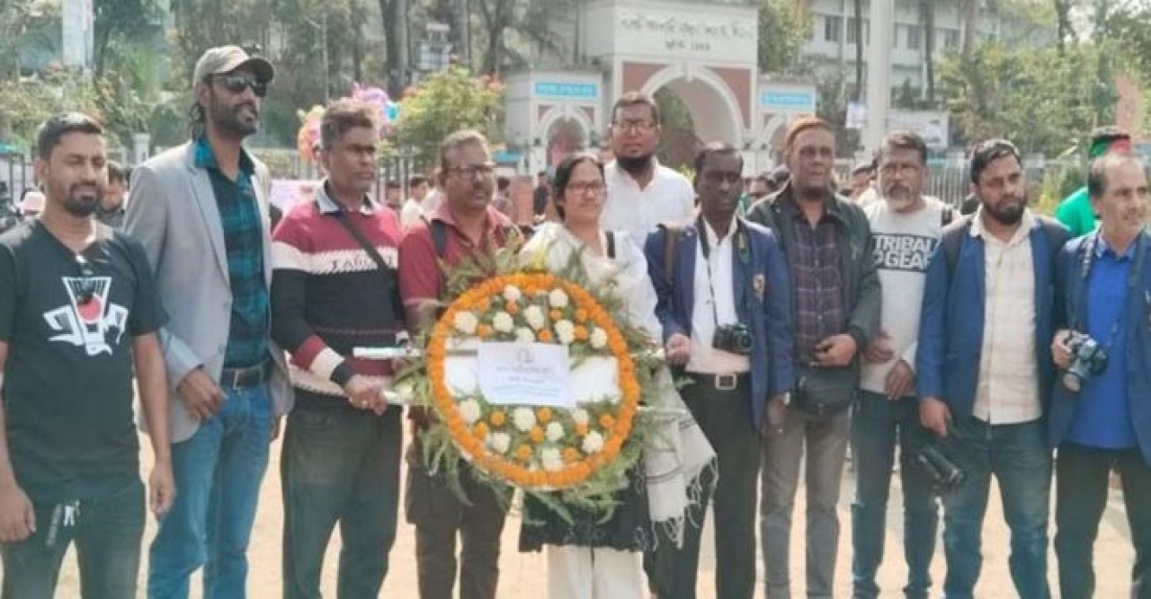 ভাষা শহীদদের প্রতি ফটো জার্নালিস্ট এসোসিয়েশনের শ্রদ্ধা নিবেদন