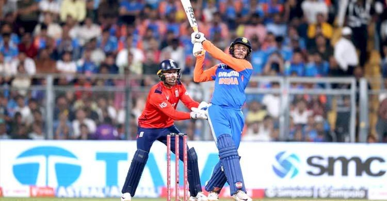 অভিষেকের বেদম পিটুনিতে ইংল্যান্ডের রেকর্ড হার