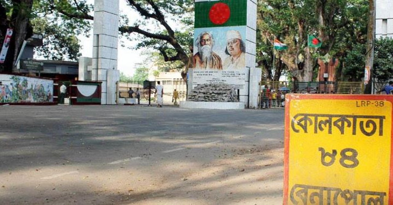 বিপুল পরিমান রাজস্ব আয় থেকে বঞ্চিত সরকার, ভারতীয় ভিসা বন্ধ থাকায় ফাঁকা বেনাপোল ইমিগ্রেশন