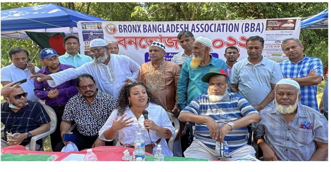 নিউইয়র্কে স্টেট এসেম্বলীওম্যান ন্যাথালিয়া ফার্নান্ডেজের বালিশ খেলায় অংশগ্রহণে ব্রঙ্কস বাংলাদেশ এসোসিয়েশনের জমজমাট বনভোজন