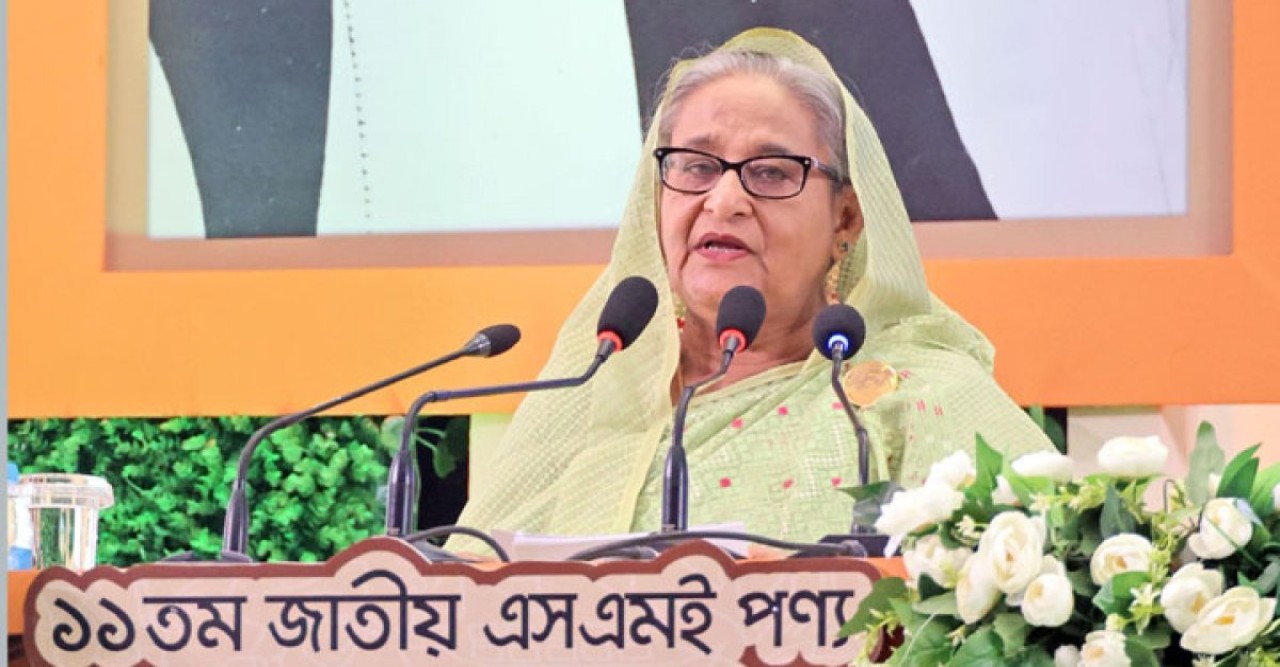 চাকরির পেছনে না ছুটে উদ্যোক্তা হতে হবে : প্রধানমন্ত্রী