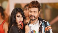 প্রকাশ্যে প্রিয়া অনন্যার ‘তুমি জ্বলিয়া জ্বলিয়া মরবা’