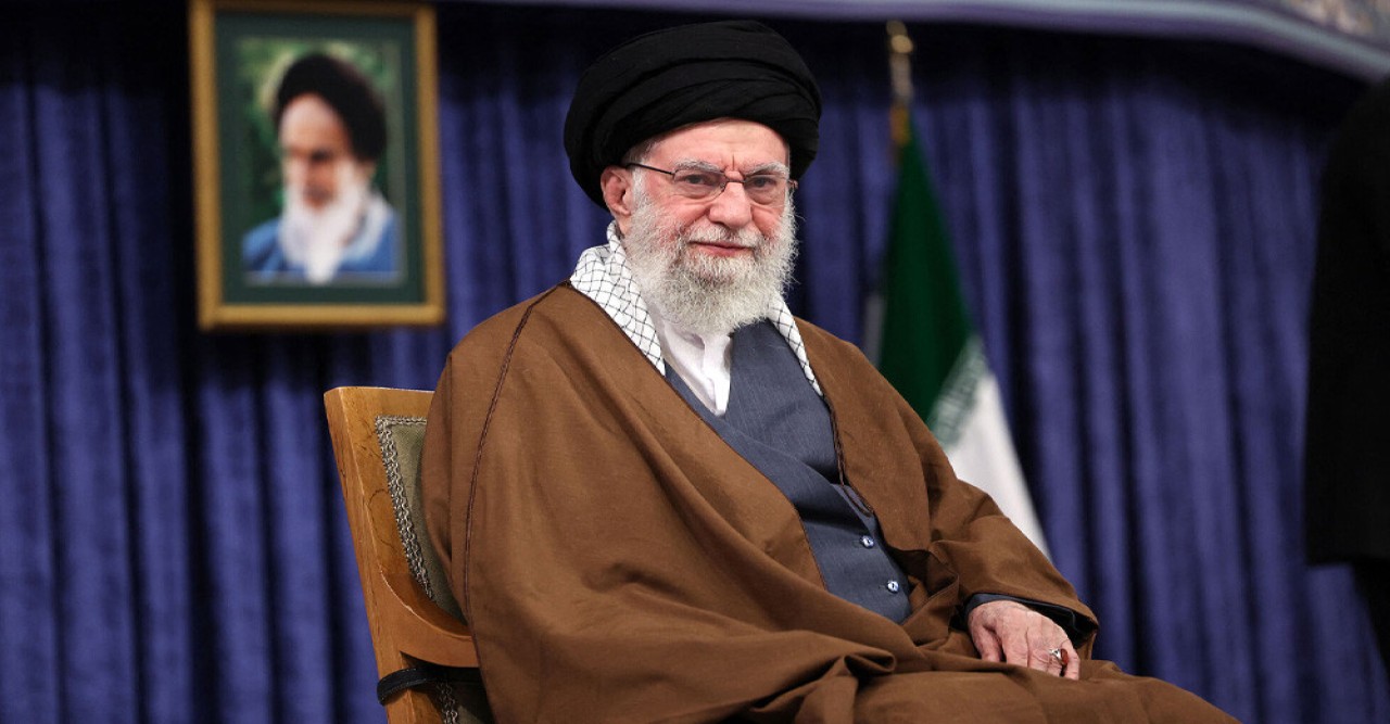 ট্রাম্পকে ইরানি পরমাণু স্থাপনা ধ্বংস নিয়ে ‘স্বপ্ন দেখতে’ বললেন খামেনি