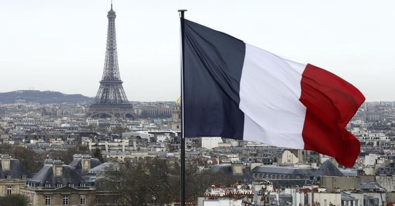 ইরানে ‘হামলা না করার শর্তে’ যুক্তরাষ্ট্রকে ঘাঁটি দিল ফ্রান্স