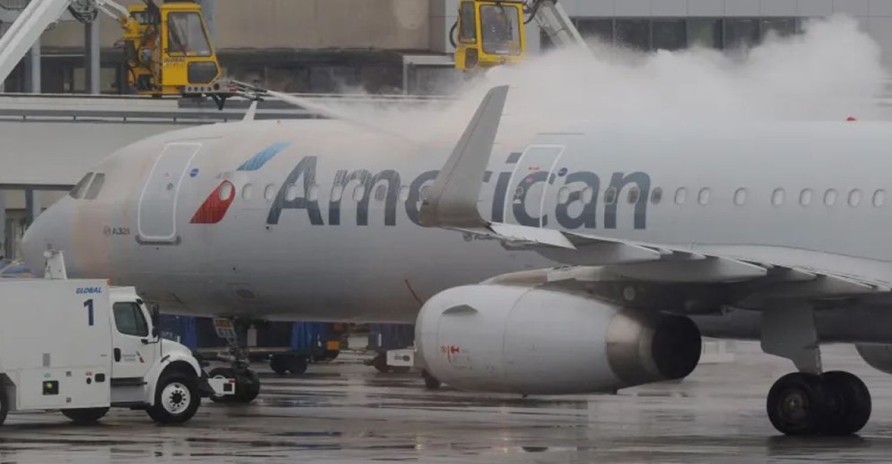 শীতকালীন ঝড়ের তাণ্ডবে যুক্তরাষ্ট্রে ১৫০০-এর বেশি ফ্লাইট বাতিল