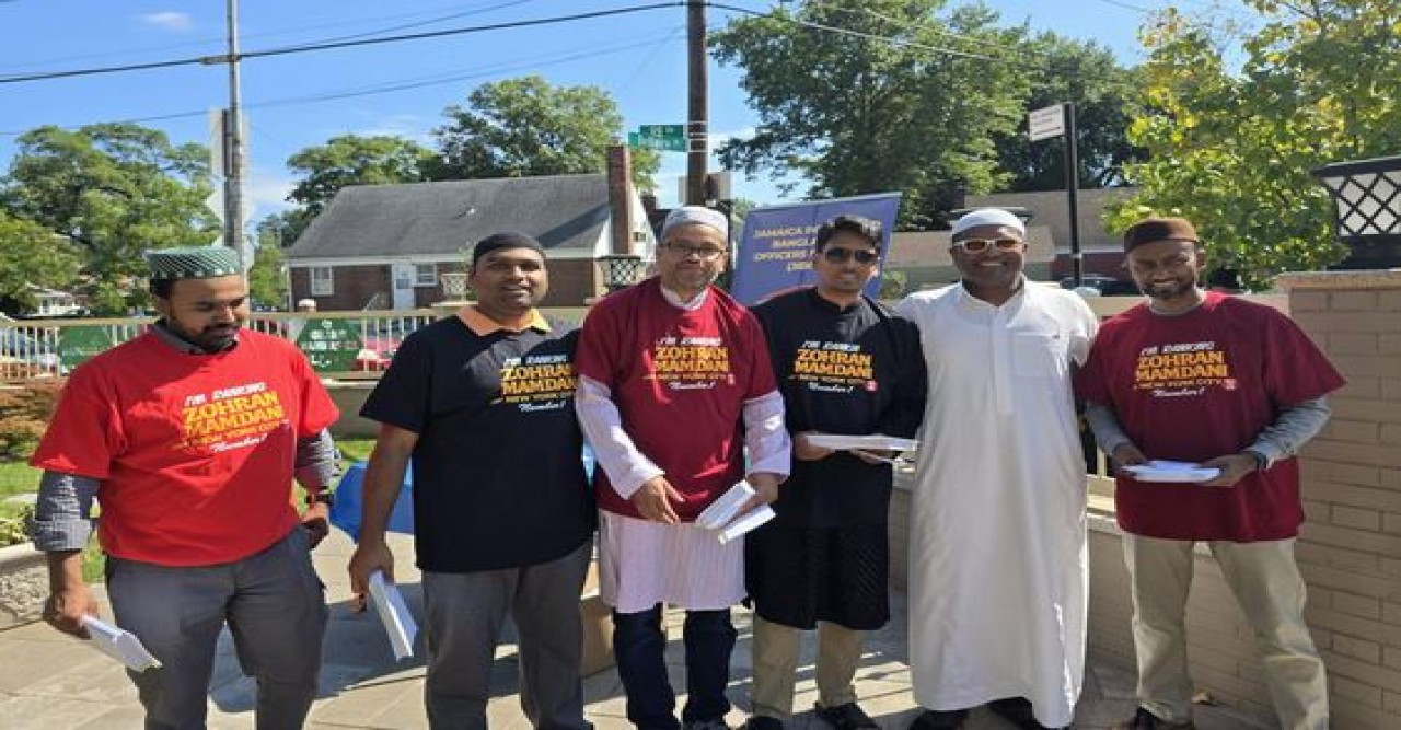 জীবনের  স্বেচ্ছাসেবীরা ভোটার সংগৃহ ও মেয়র পদপ্রার্থী ঝোহরান মামদানি’র প্রচারণায় সক্রিয়