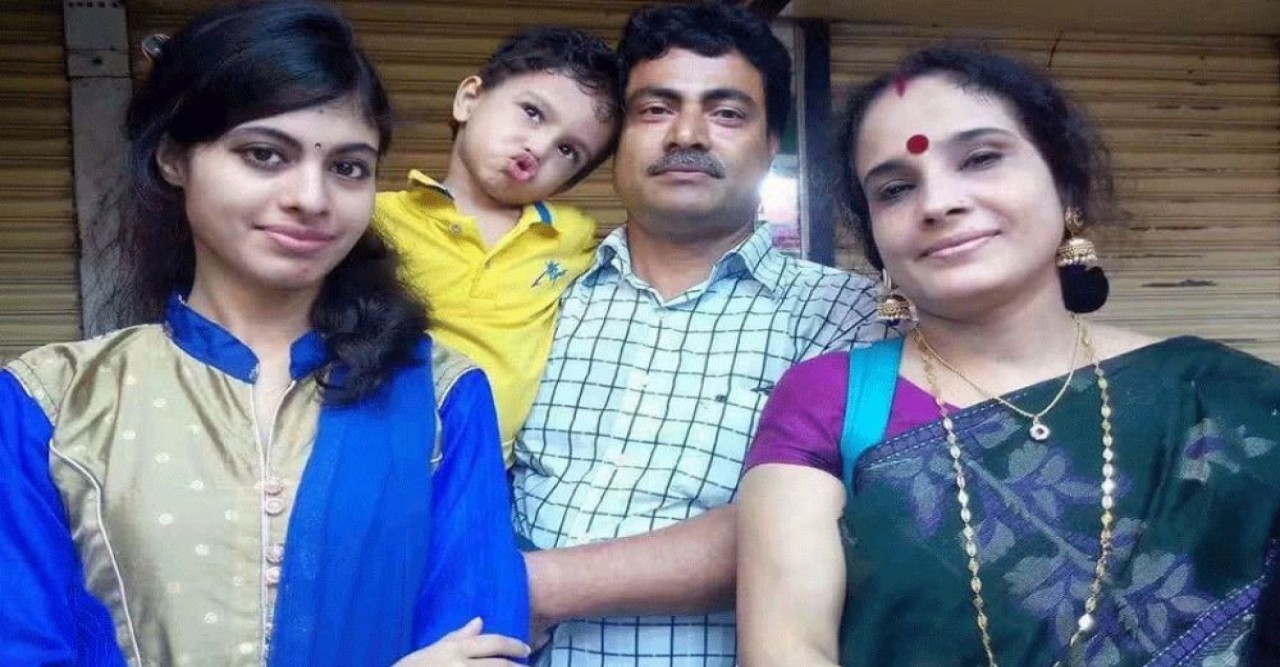 গ্রেপ্তার ২ তরুণের পরিবারেরও প্রশ্ন—‘দুজন মিলে কি এত বড় ঘটনা ঘটাতে পারে?’