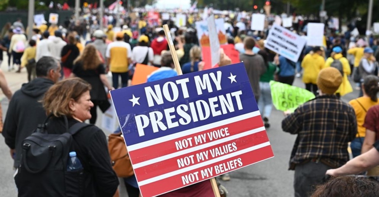 যুক্তরাষ্ট্রে এক মাস ধরে চলছে শাটডাউন, ট্রাম্পকে দায়ী মনে করছেন মার্কিনিরা