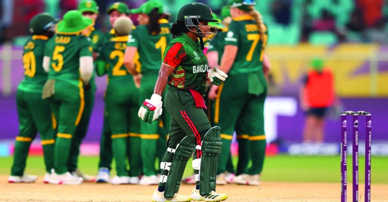 আশা জাগিয়েও দক্ষিণ আফ্রিকার কাছে হারল মেয়েরা