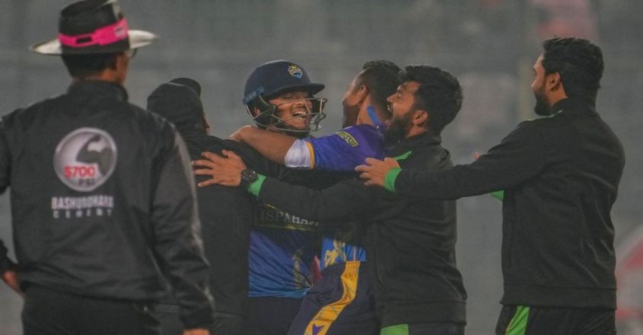 রাজশাহীকে হারিয়ে ফাইনালে চট্টগ্রাম