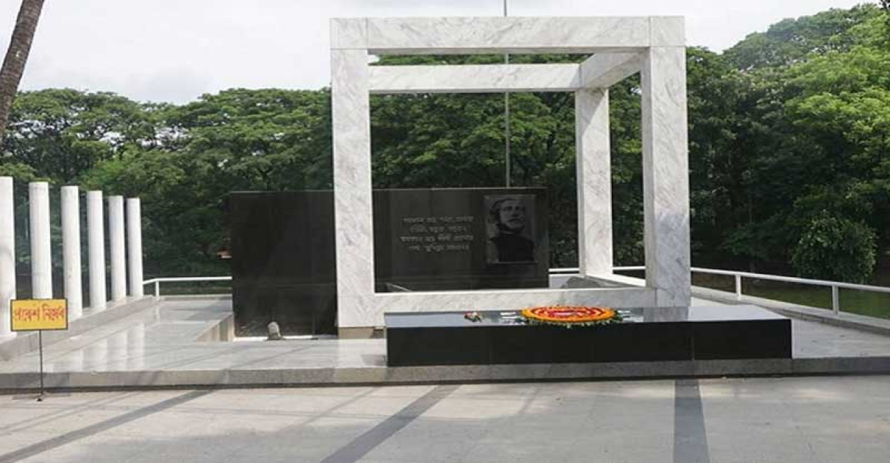 বঙ্গবন্ধুর প্রতিকৃতিতে আওয়ামী লীগের নতুন কমিটির শ্রদ্ধা