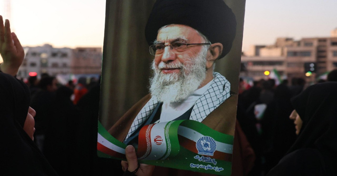 খামেনির রাষ্ট্রীয় জানাজা স্থগিত করল ইরান