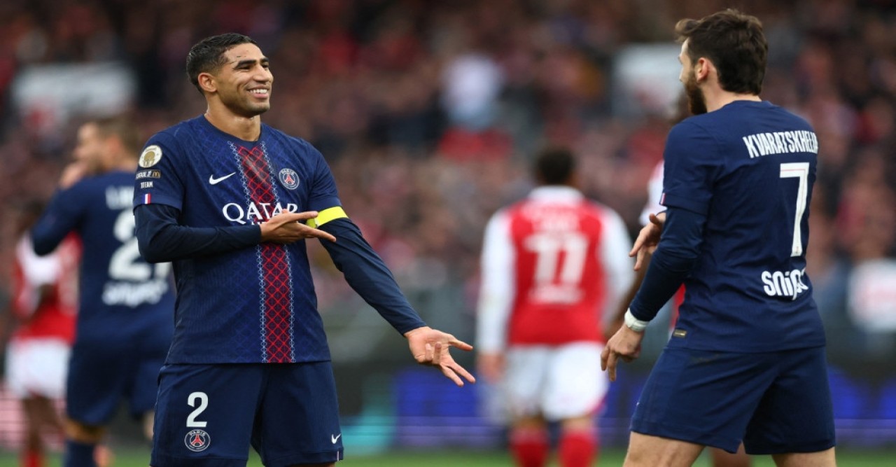 হাকিমির জোড়া গোলে শীর্ষে ফিরল পিএসজি