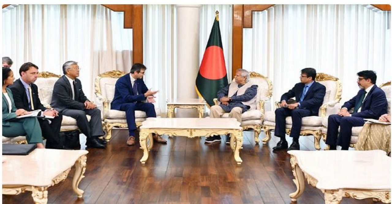 সংস্কার ও লুণ্ঠিত অর্থ ফেরাতে মার্কিন সহায়তা চাইলেন প্রধান উপদেষ্টা