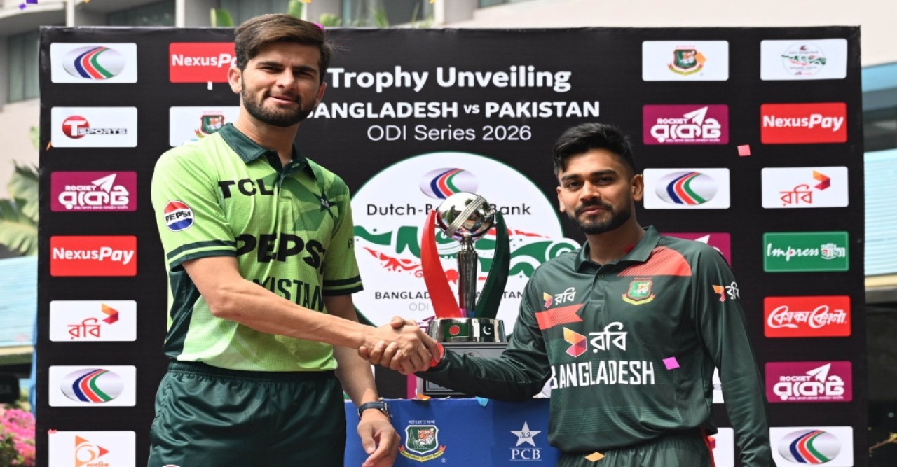 বাংলাদেশ-পাকিস্তান ওয়ানডে সিরিজের ট্রফি উন্মোচন