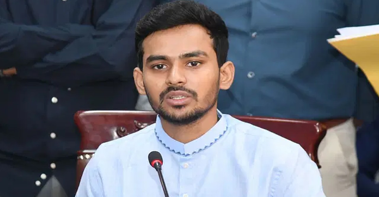 ৫ আগস্ট জুলাই ঘোষণাপত্র দেওয়ার চিন্তা-ভাবনা করছে সরকার :  আসিফ মাহমুদ