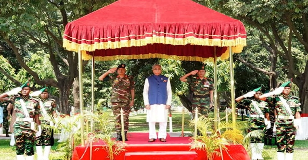 বঙ্গভবনে রাষ্ট্রপতিকে প্রথম গার্ড অব অনার প্রদান