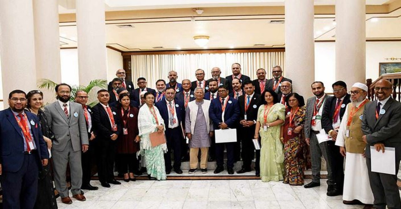 প্রধান উপদেষ্টার সঙ্গে ‘ভয়েস ফর গ্লোবাল বাংলাদেশিজ’ প্রতিনিধিদলের সাক্ষাৎ