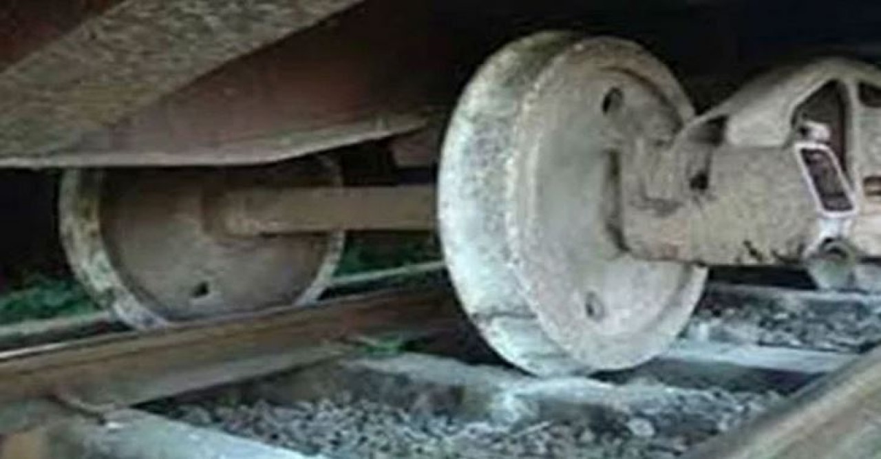 হবিগঞ্জে তেলবাহী ট্রেন লাইনচ্যুত