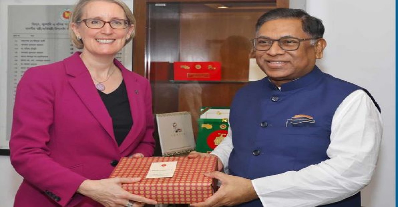 স্রেডার সঙ্গে কাজ করতে আগ্রহী যুক্তরাজ্য