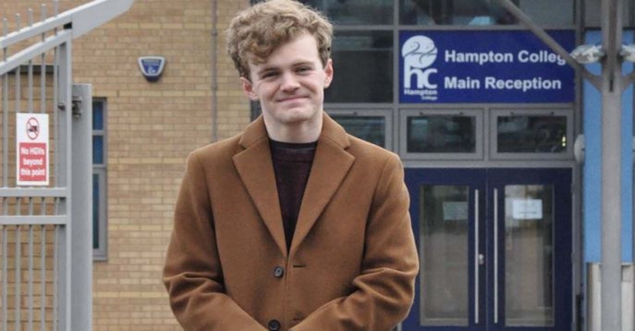 যুক্তরাজ্যে এমপি হলেন ২২ বছরের স্যাম কার্লিং