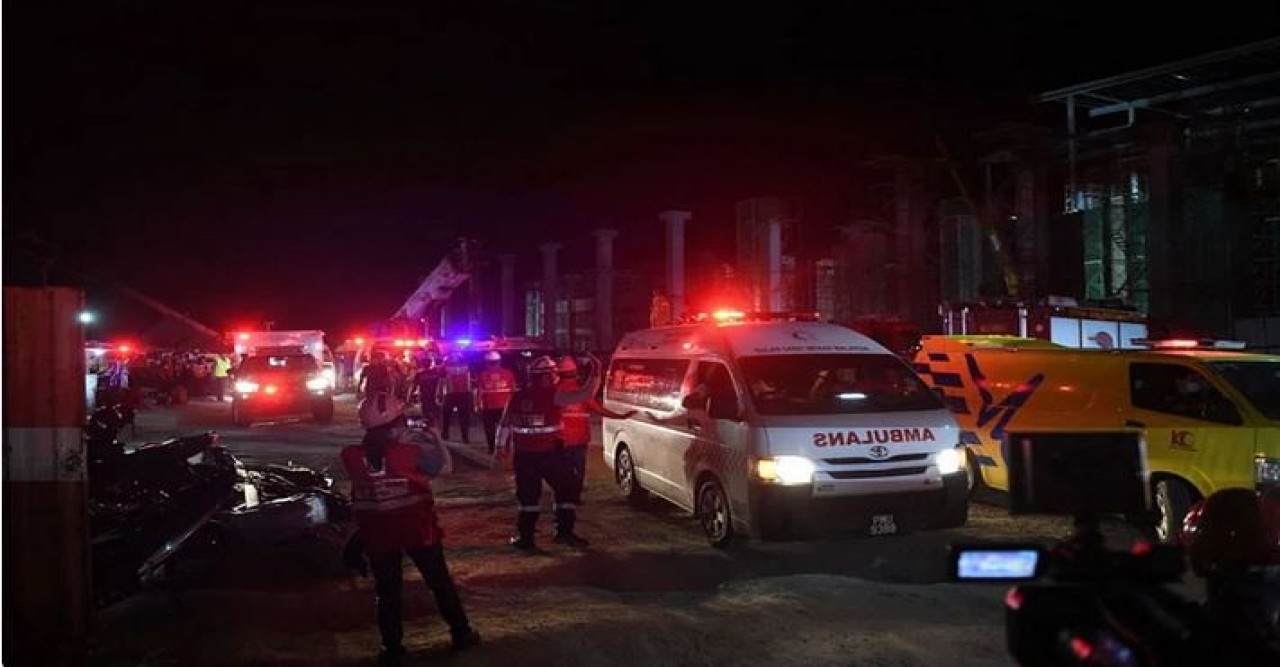 মালয়েশিয়ায় ভবন ধসে ৩ বাংলাদেশি নিহত, আরো নিখোঁজ