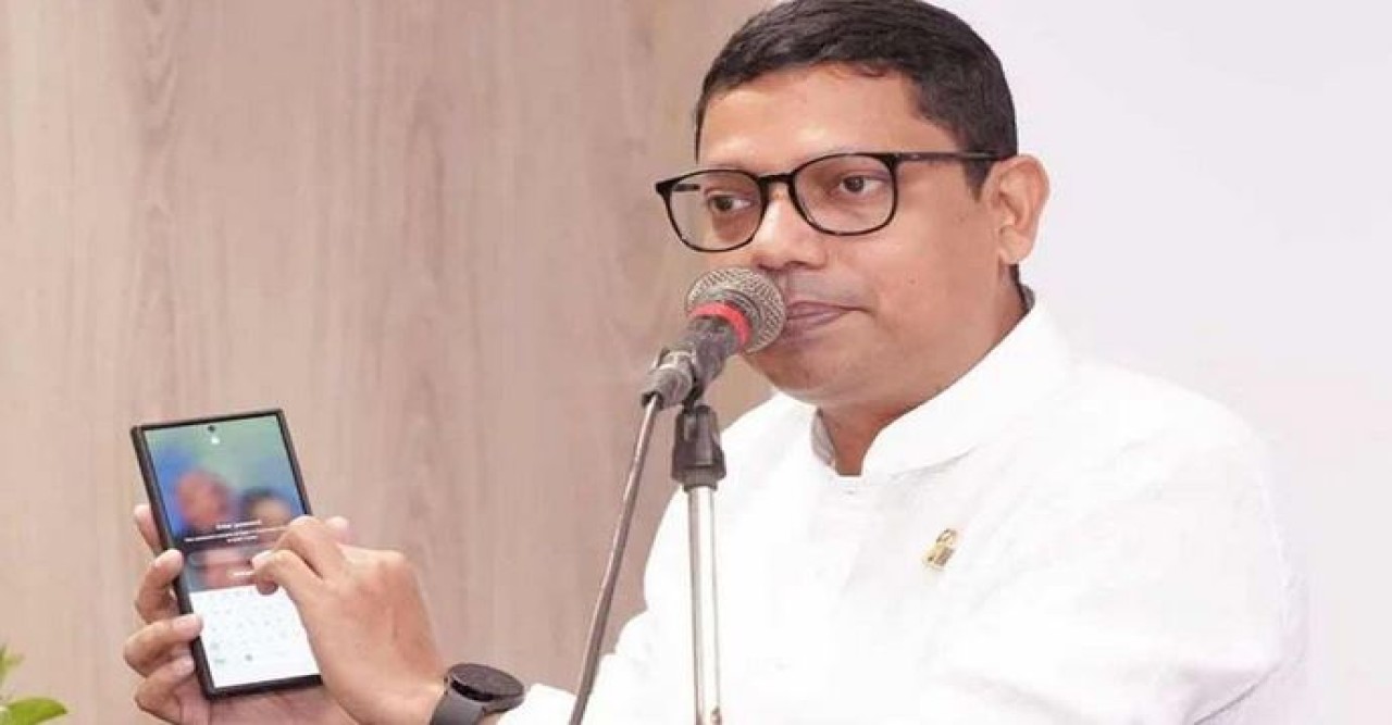 নিজে ফেসবুক চালানোর কারণ জানালেন পলক