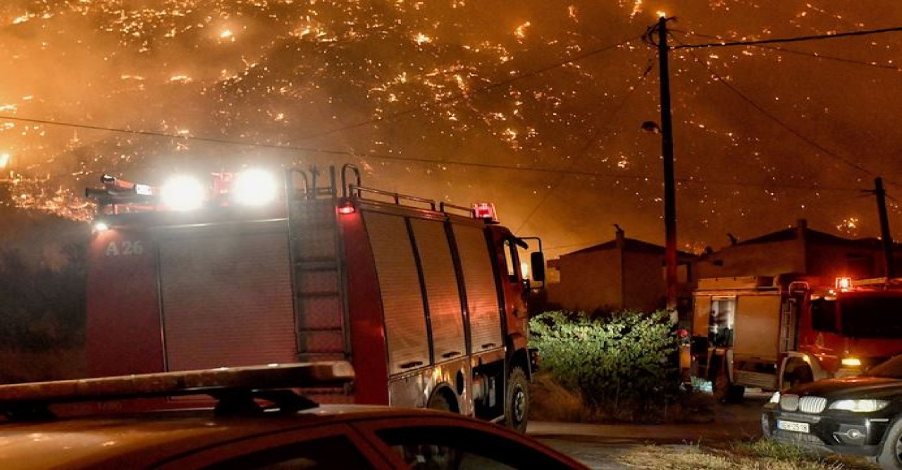 গ্রিসের দাবানলে দুজনের মৃত্যু
