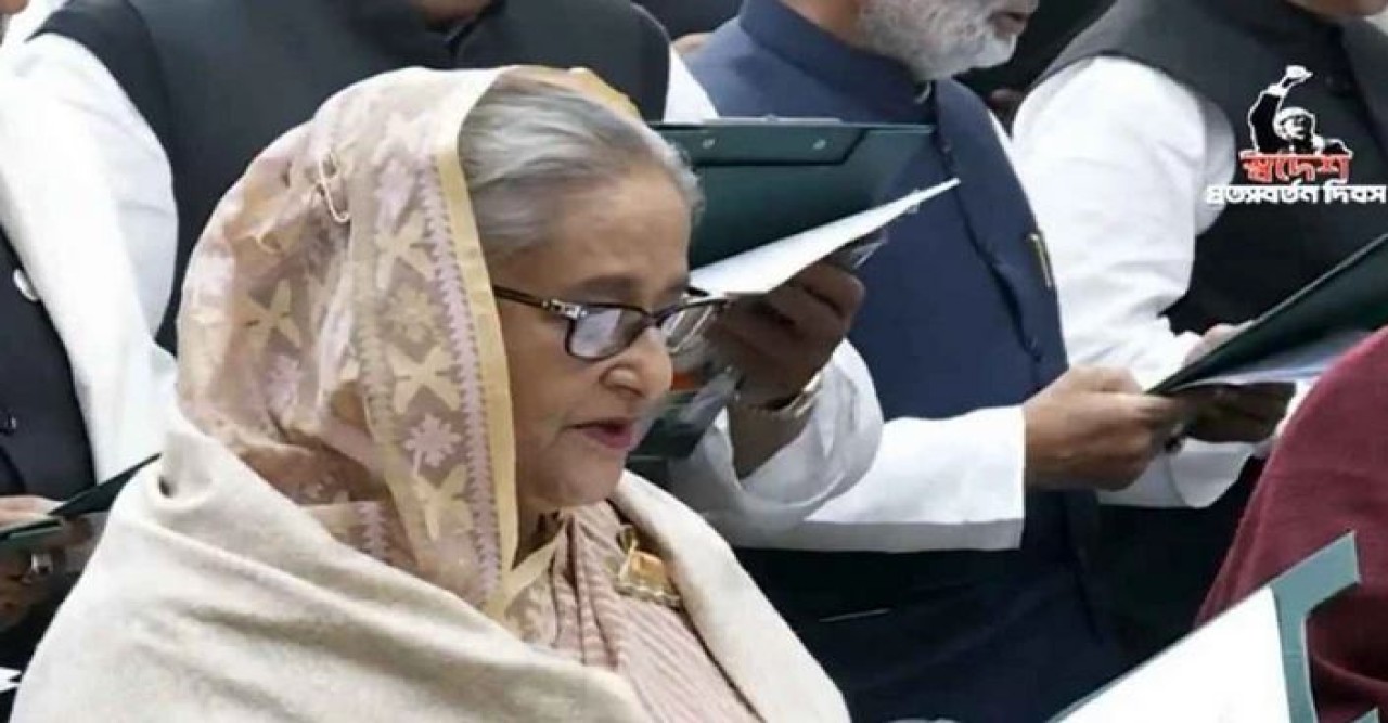 এমপি হিসেবে শপথ নিলেন শেখ হাসিনা