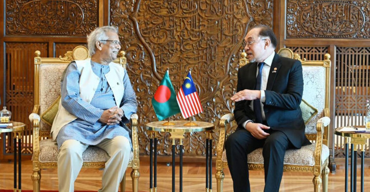 মালয়েশিয়ার প্রধানমন্ত্রীর সঙ্গে বৈঠকে প্রধান উপদেষ্টা