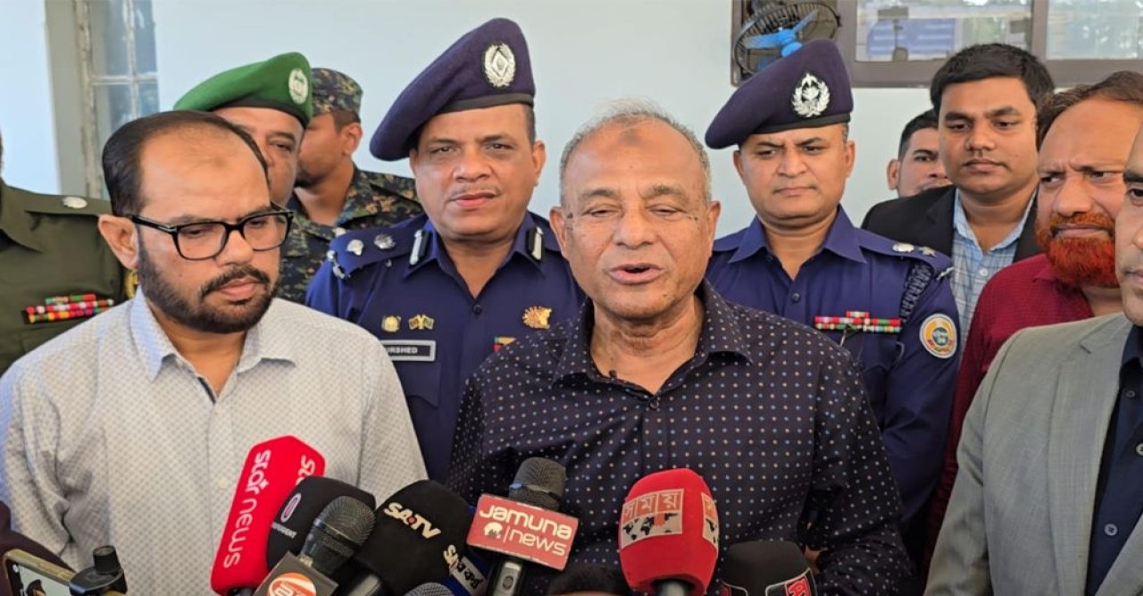 শেখ হাসিনার রায়কে কেন্দ্র করে সতর্ক আইনশৃঙ্খলা বাহিনী: স্বরাষ্ট্র উপদেষ্টা