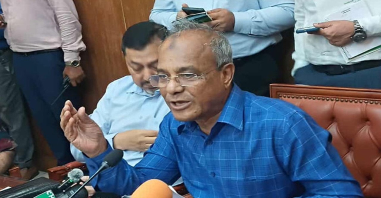 ঢাকার বাইরে মব চলছে, কমাতে কাজ করছে সরকার : স্বরাষ্ট্র উপদেষ্টা