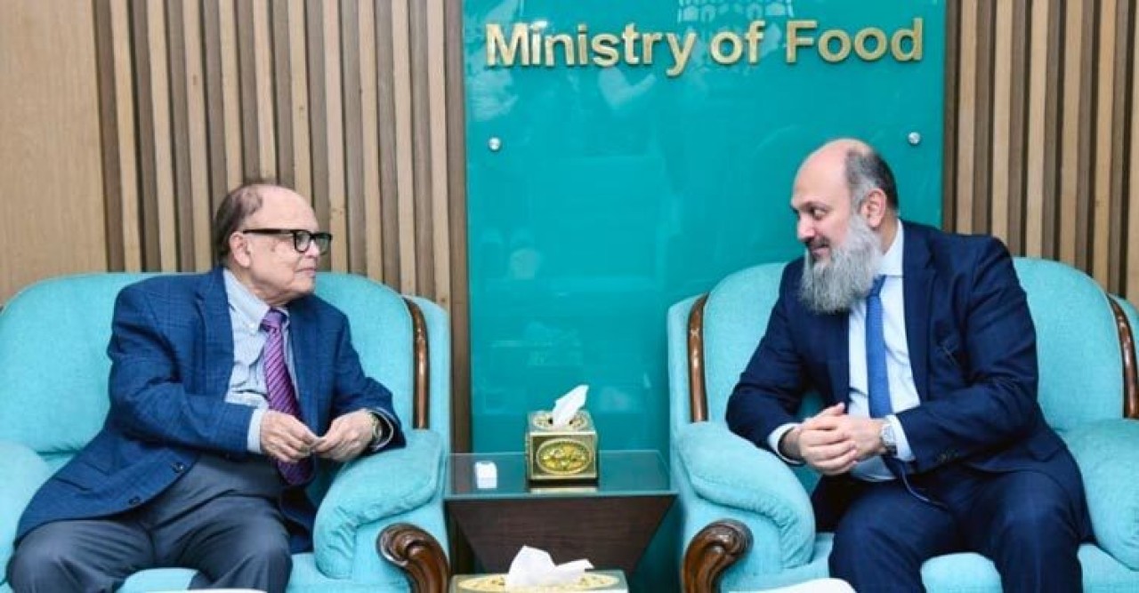 খাদ্য উপদেষ্টার সঙ্গে পাকিস্তানের বাণিজ্যমন্ত্রীর সাক্ষাৎ