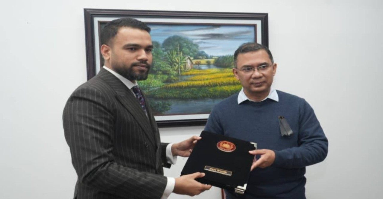 তারেক রহমানের কাছে পৌঁছে দেওয়া হলো প্রধান উপদেষ্টার শোক বাণী