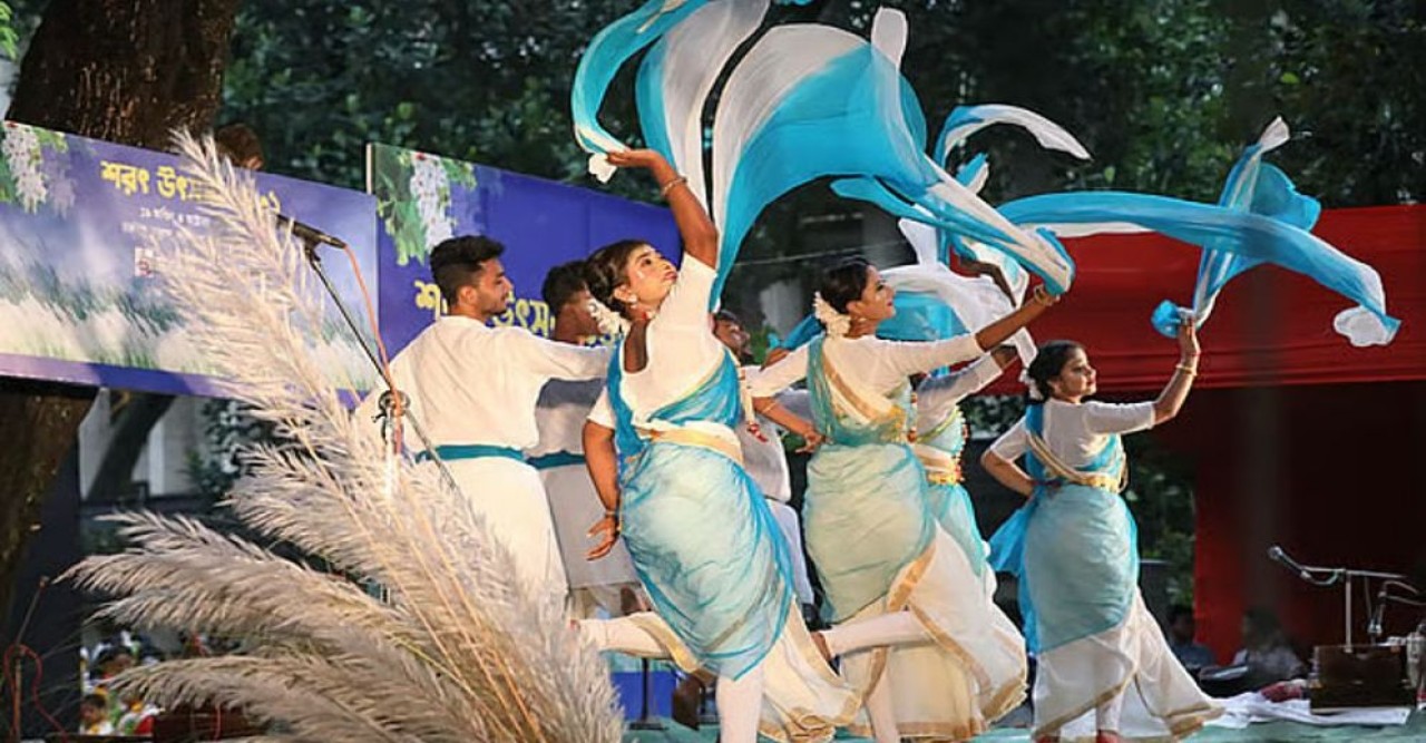 ‘অনাকাঙ্ক্ষিত’ পরিস্থিতি এড়াতে ঢাবির শরৎ উৎসব স্থগিত