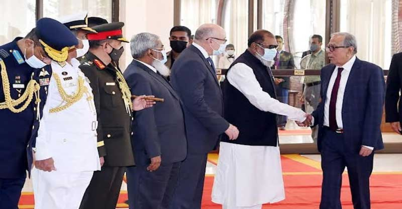 স্বাস্থ্য পরীক্ষা শেষে দেশে ফিরেছেন রাষ্ট্রপতি