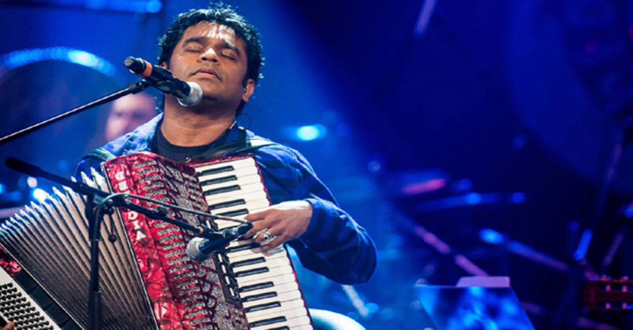 খুদে ভক্তকে কিবোর্ড উপহার দেওয়ার প্রতিশ্রুতি এ আর রহমানের
