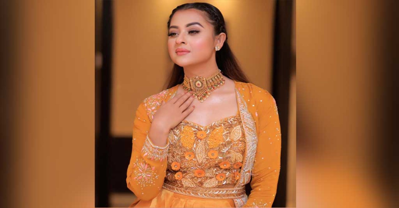 সংবাদ সম্মেলনে এসে মেজাজ হারালেন বুবলী