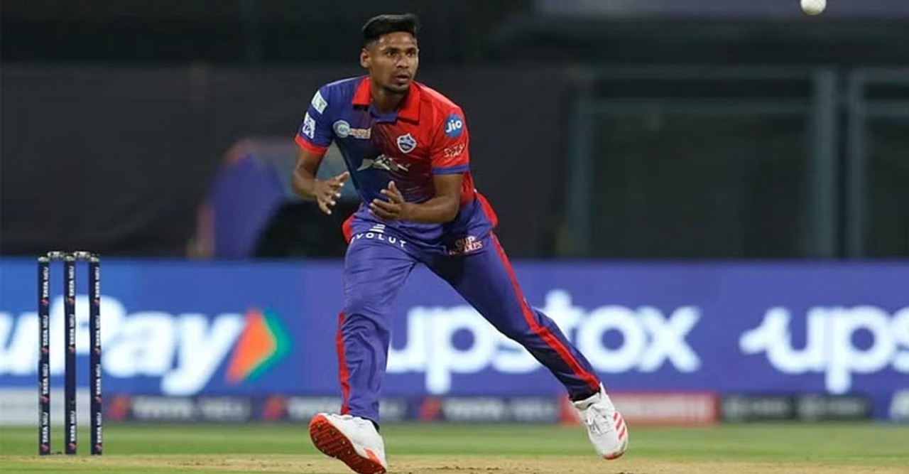 ফিল্ডিংয়ে দিল্লি, জায়গা হয়নি মুস্তাফিজের