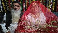 ভালোবেসে ২২ বছরের তরুণীকে বিয়ে ৭০ বছরের বৃদ্ধের